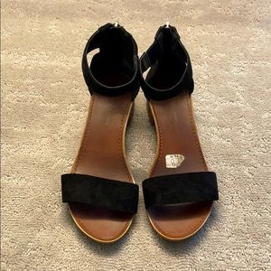 size 8 black sandals